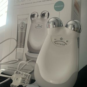 NuFACE Trinity Facial Toning Device